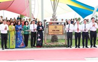 Long Biên gắn biển nhiều công trình chào mừng Ngày Giải phóng Thủ đô và 20 năm thành lập quận